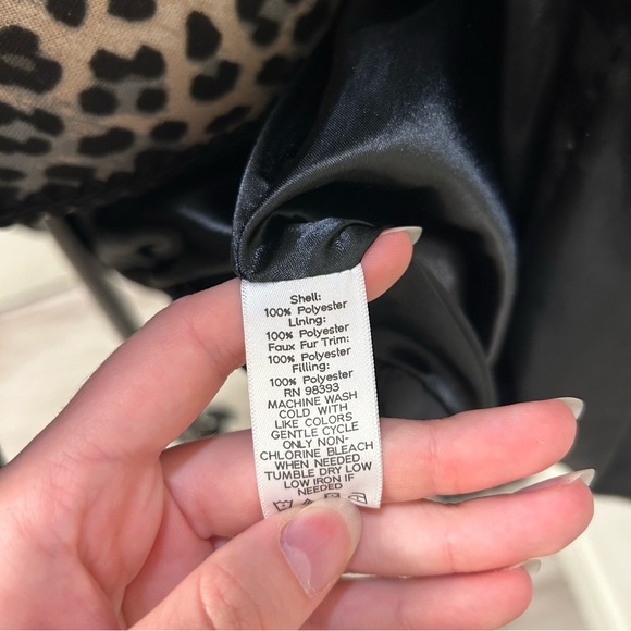 Dennis basso quilted long coat jacket with faux fur details and hood - Picture 7 of 8